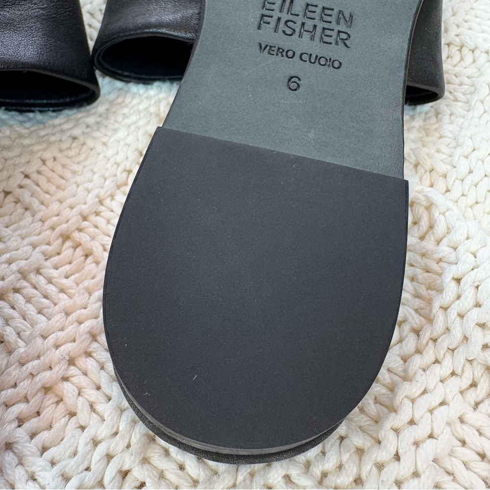 Eileen Fisher Black Leather Thong Edge Sandals Like New Size 6 Minimalist - Picture 8 of 8